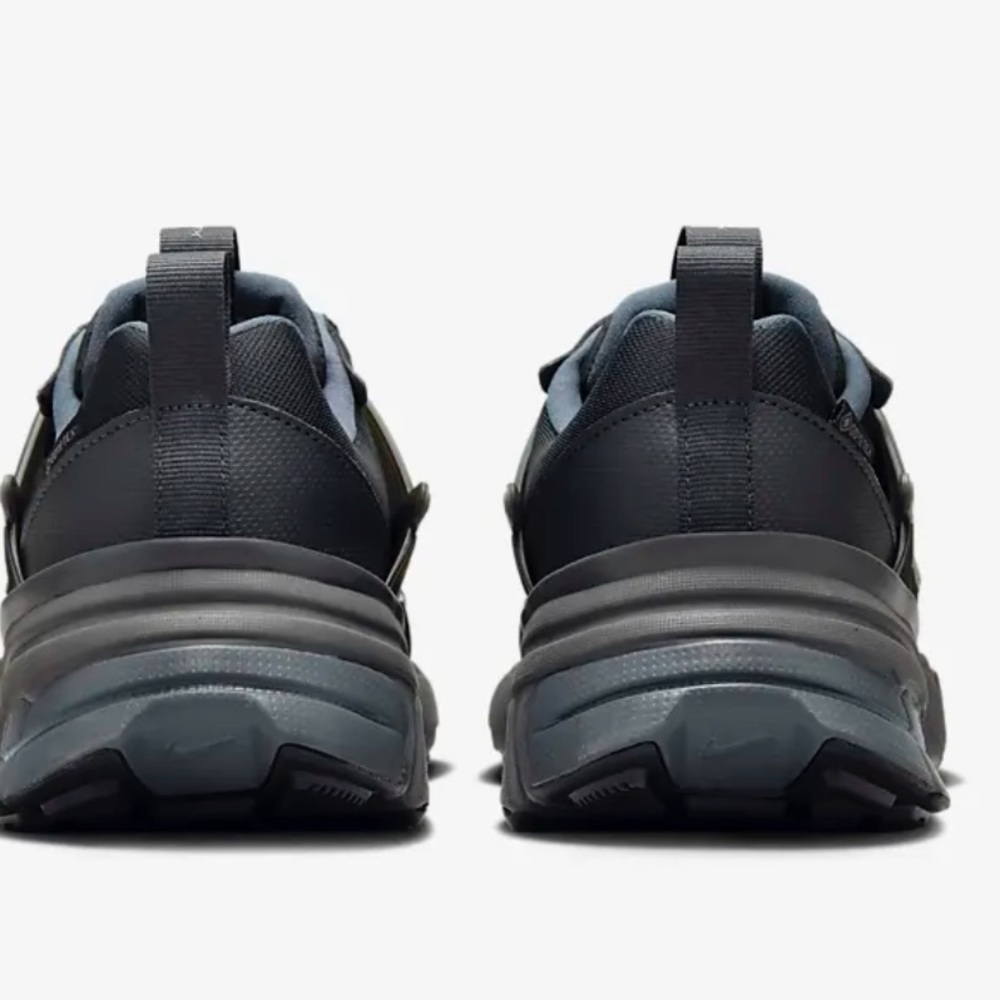 Nike women’s V2K Run GORE-TEX sneakers - Picture 12 of 15